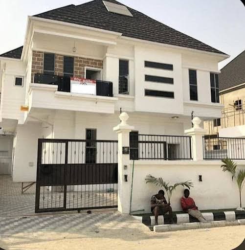Luxury 4 Bedroom Duplex